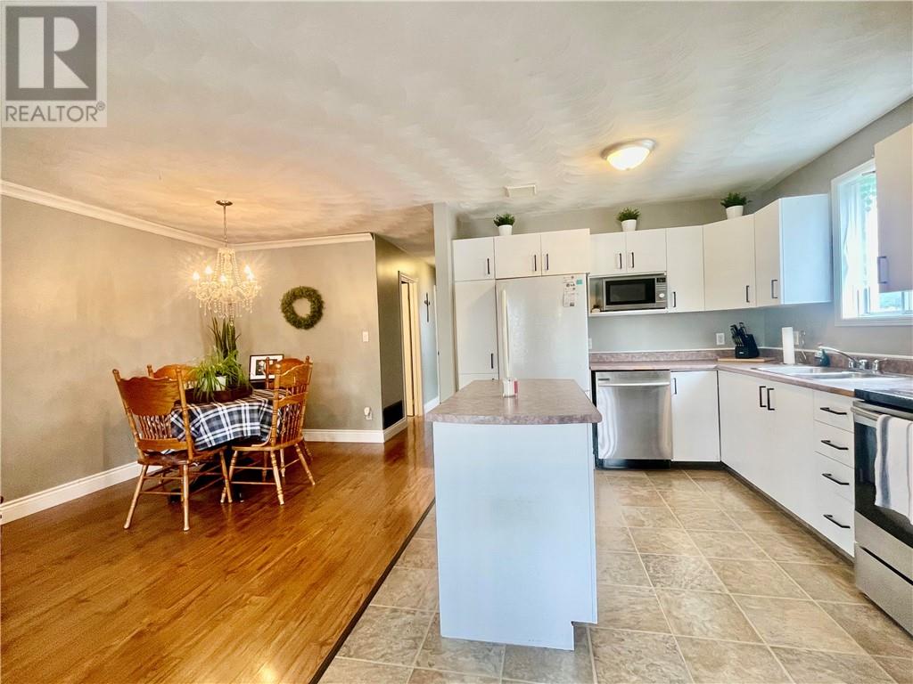 6 Oakdale Street - 12