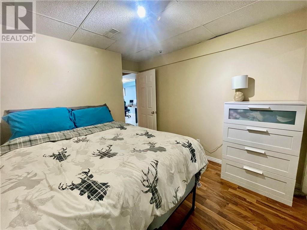6 Oakdale Street - 38