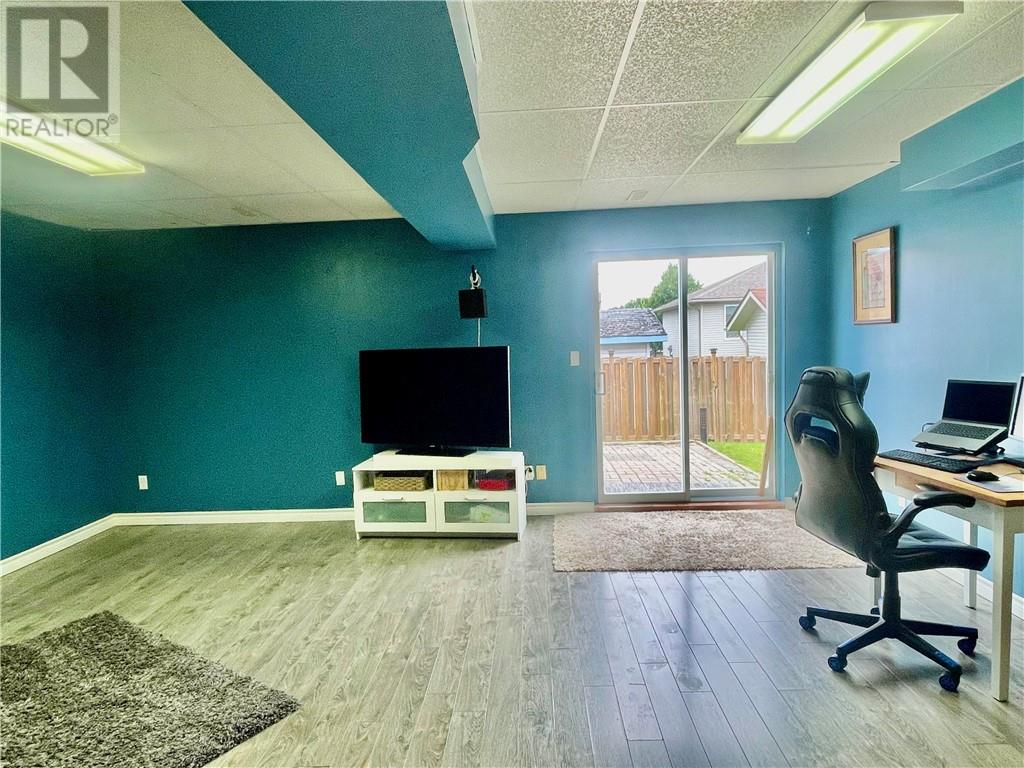 6 Oakdale Street - 40