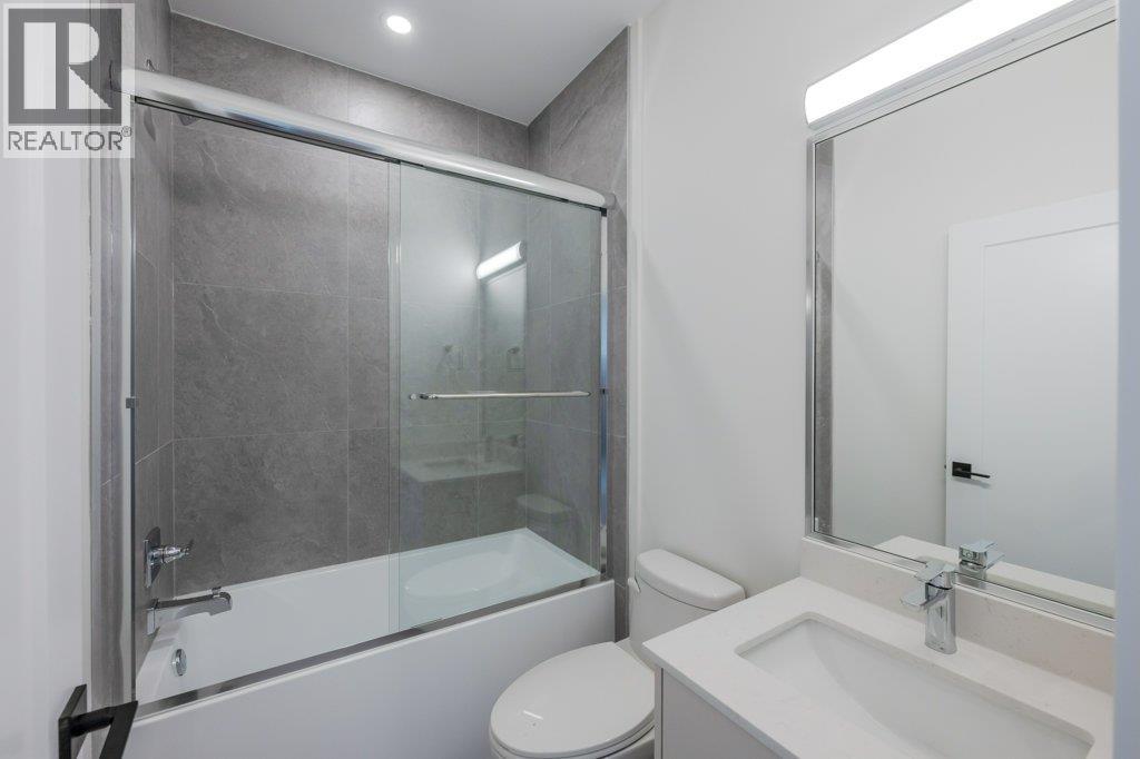 395 Chardonnay Avenue, Oliver