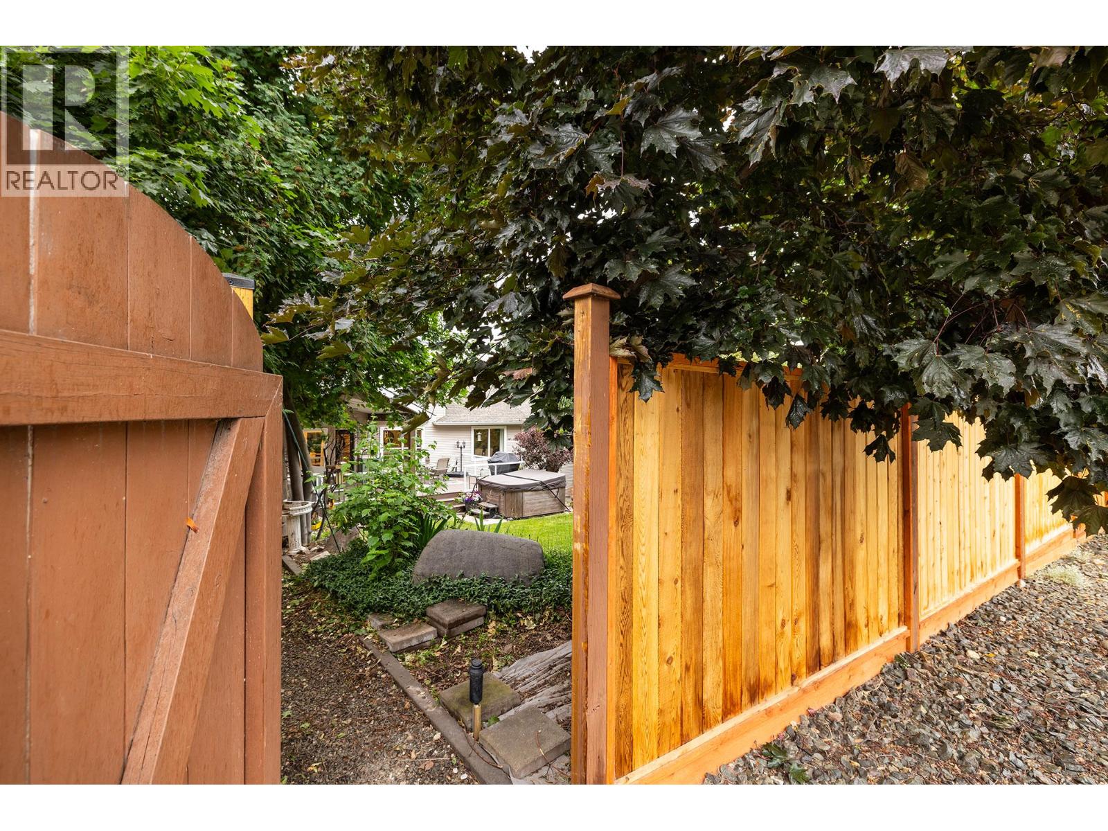 #140 2220 Shannon Ridge Drive - 33
