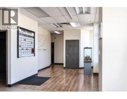 1055 Victoria Street, Kamloops, BC V2C2C3 Photo 10