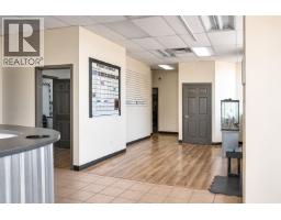 1055 Victoria Street, Kamloops, BC V2C2C3 Photo 11