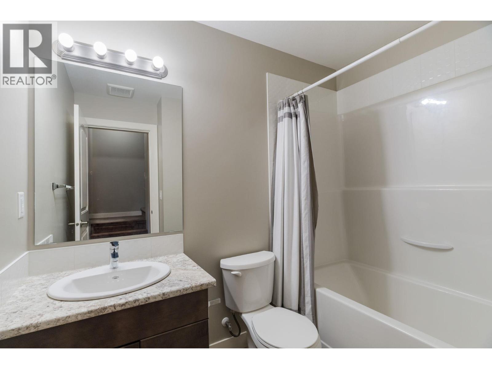 #5 4700 Okanagan Avenue - 27