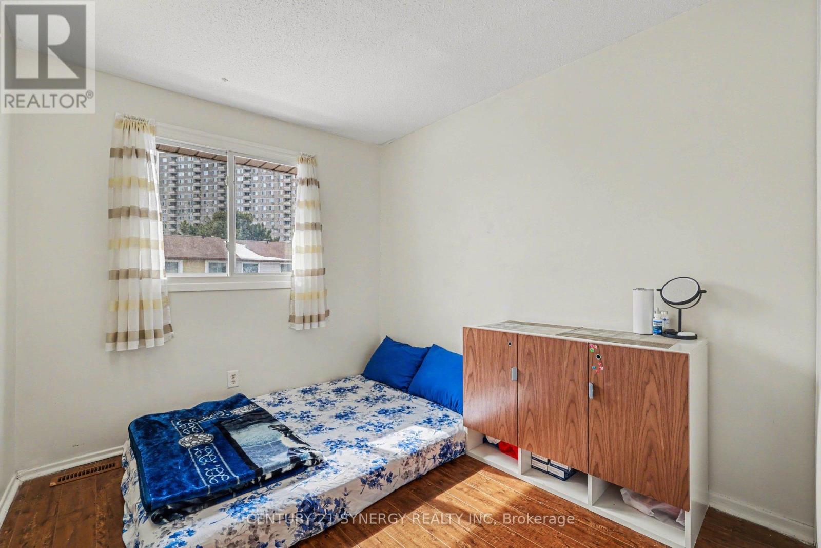 4 Bed, 2 Bath House for Sale in Ottawa – 73 – 1239 BOWMOUNT STREET, Ottawa – MLS# X13048932 - Image 43