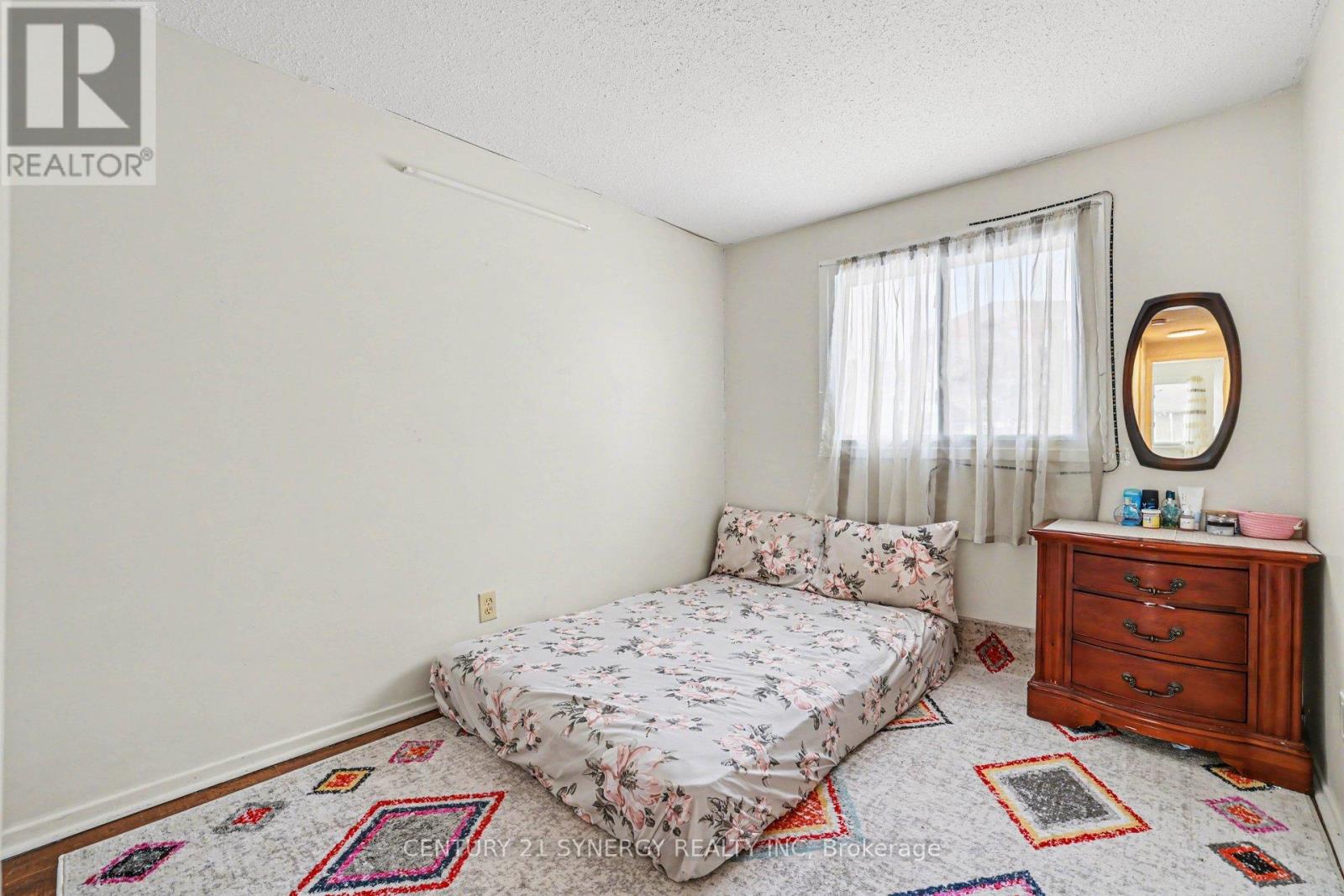 4 Bed, 2 Bath House for Sale in Ottawa – 73 – 1239 BOWMOUNT STREET, Ottawa – MLS# X13048932 - Image 41