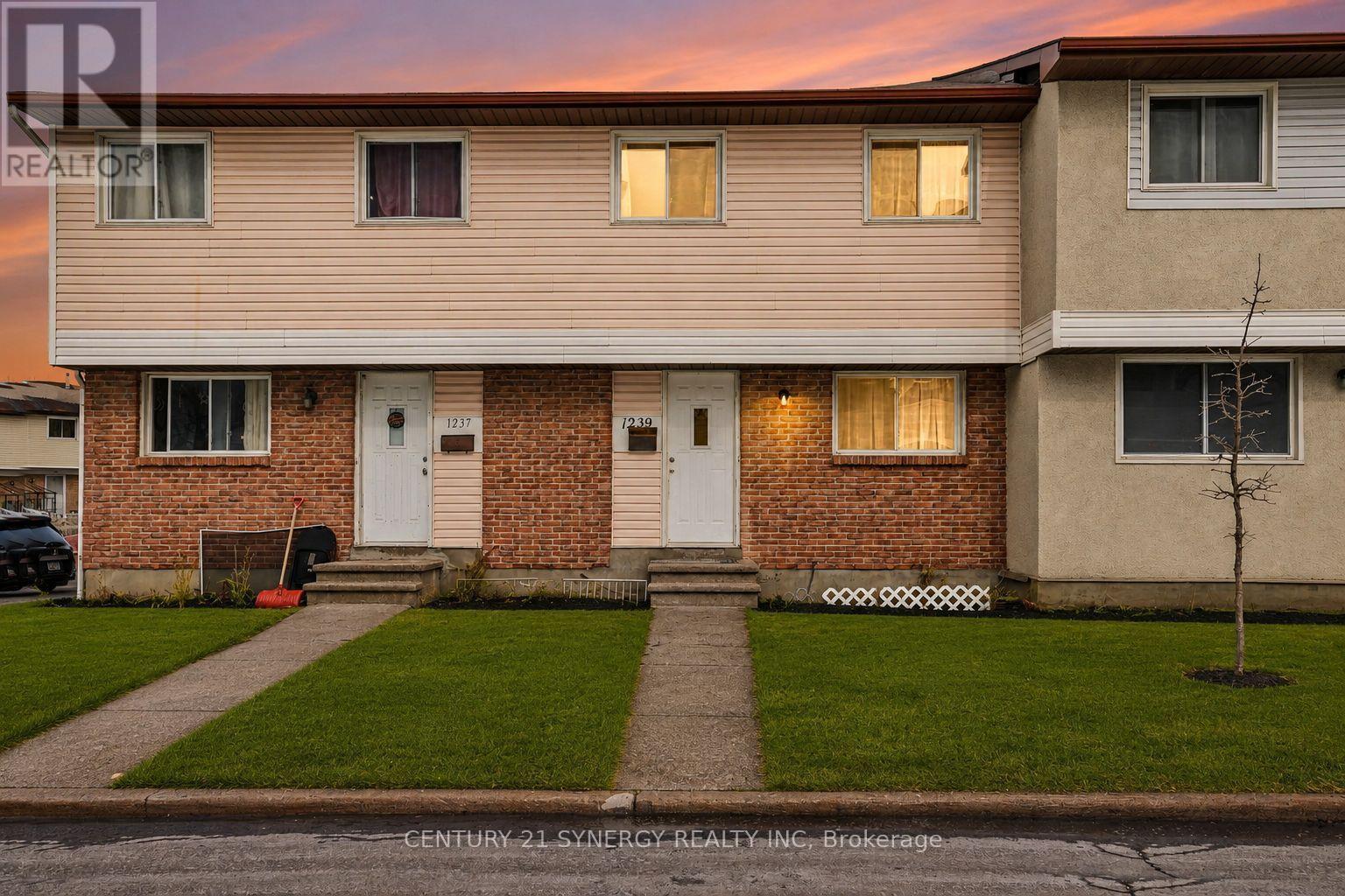 4 Bed, 2 Bath House for Sale in Ottawa – 73 – 1239 BOWMOUNT STREET, Ottawa – MLS# X13048932 - Image 3