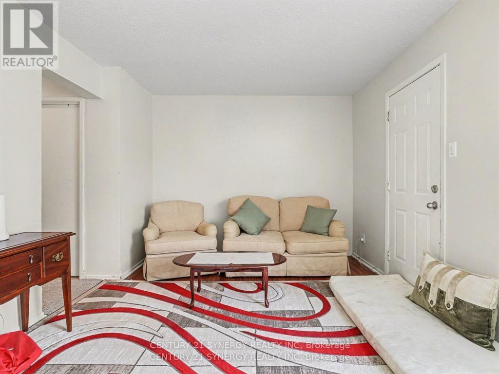 4 Bed, 2 Bath House for Sale in Ottawa – 73 – 1239 BOWMOUNT STREET, Ottawa – MLS# X13048932 - Image 15