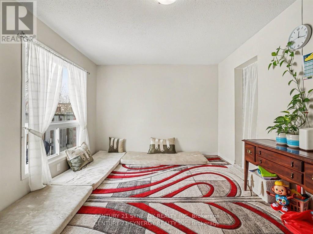 4 Bed, 2 Bath House for Sale in Ottawa – 73 – 1239 BOWMOUNT STREET, Ottawa – MLS# X13048932 - Image 11