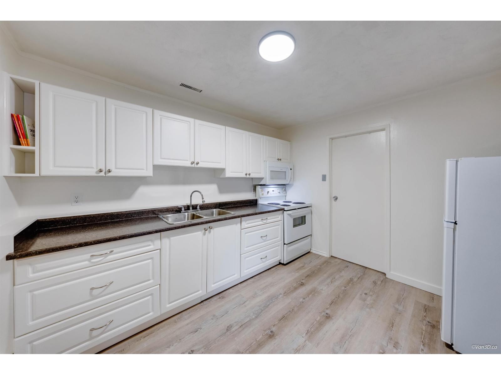 4 Bed, 2 Bath House for Sale in Langley – 27549 31A AVENUE, Langley – MLS# R3148966 - Image 5