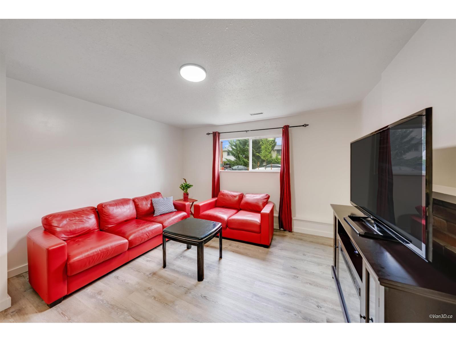 4 Bed, 2 Bath House for Sale in Langley – 27549 31A AVENUE, Langley – MLS# R3148966 - Image 6