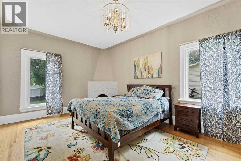 379 5 Street SE - 21