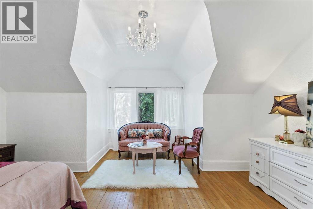 379 5 Street SE - 24