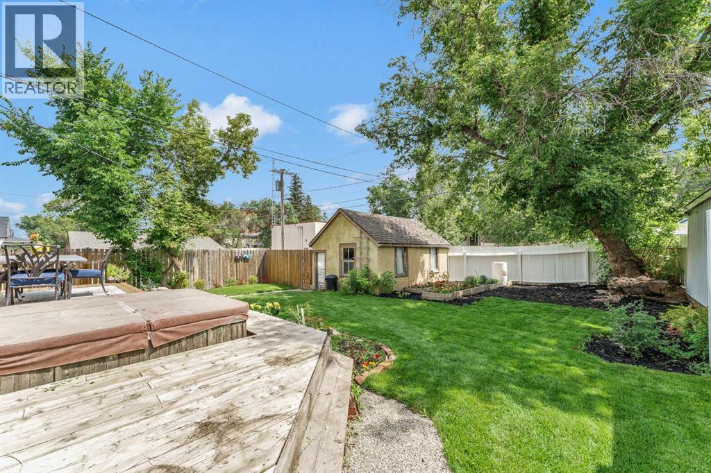 379 5 Street SE - 36