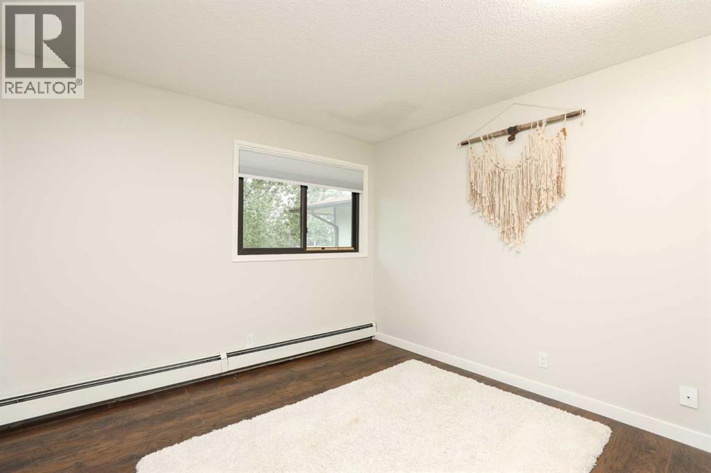#302 855 Columbia Blvd W - 10