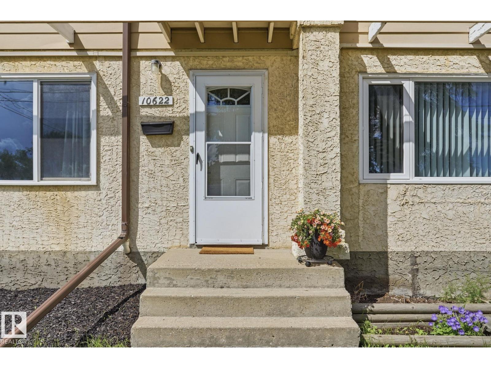 10622 51 AV NW - 1