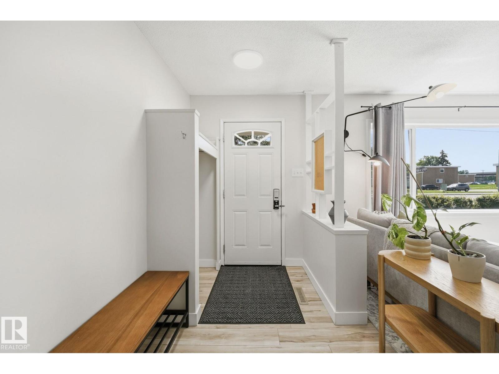 10622 51 AV NW - 3