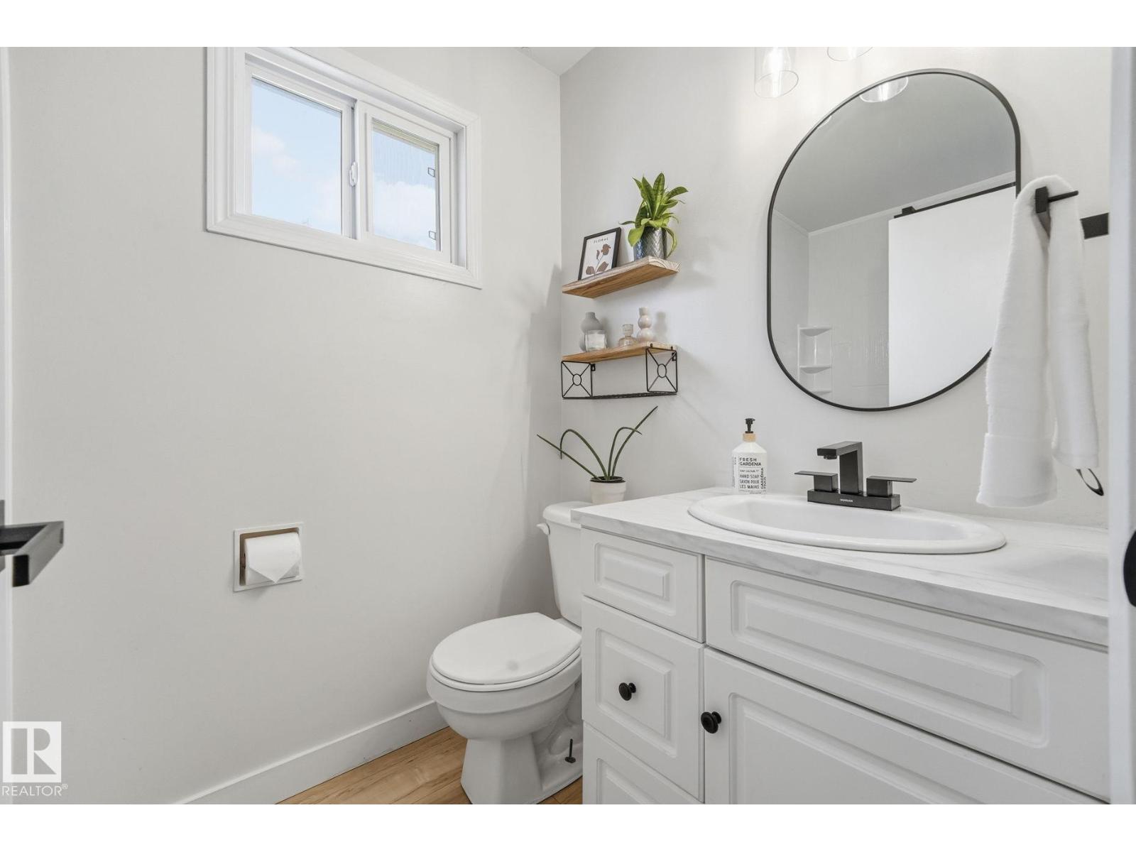 10622 51 AV NW - 13