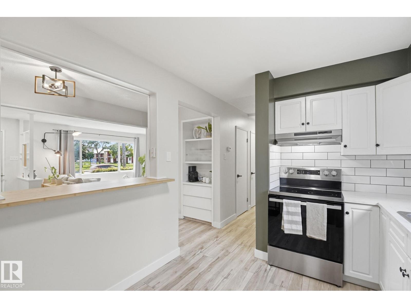 10622 51 AV NW - 7