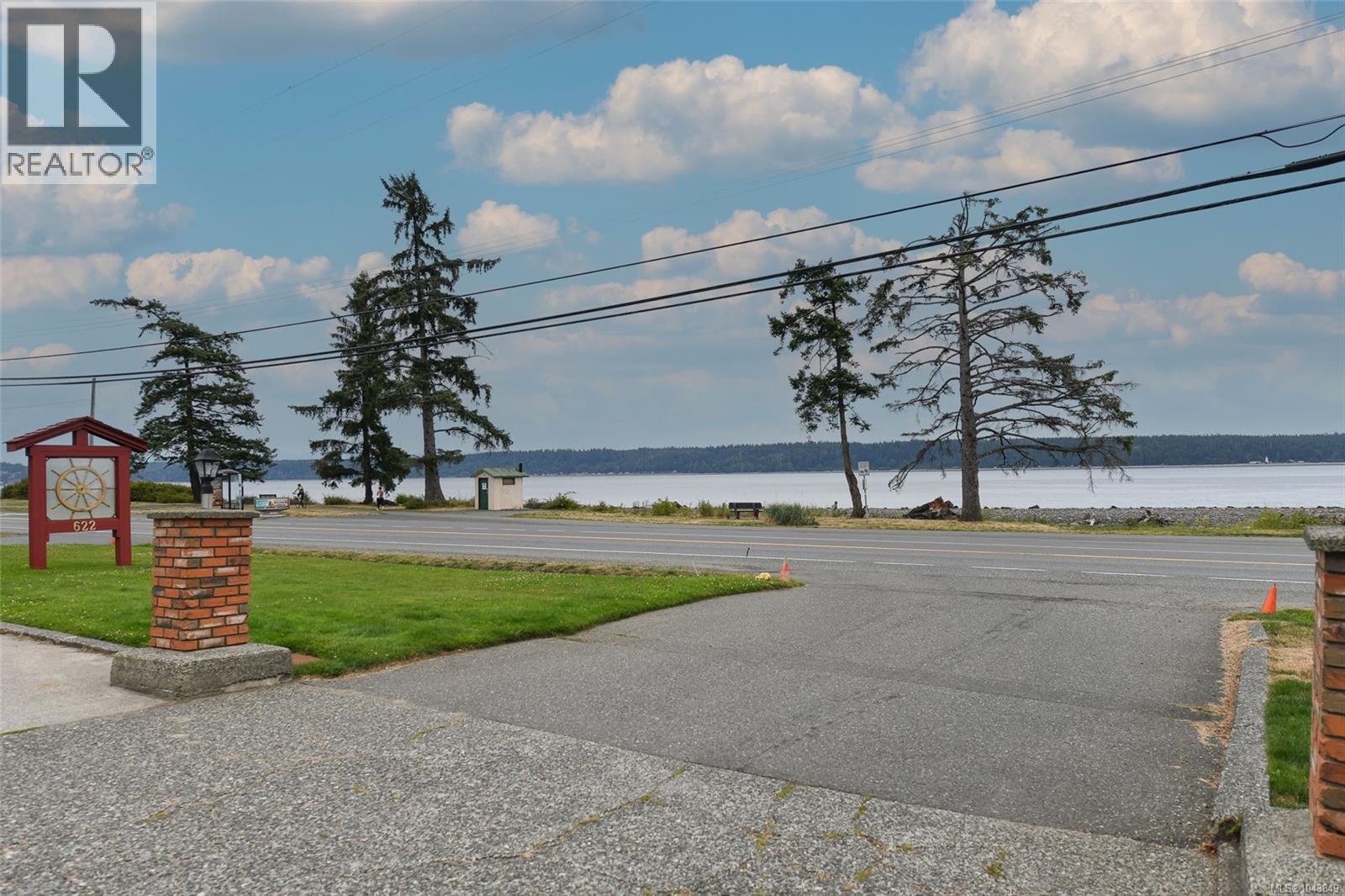 #104 622 Island Hwy S - 2