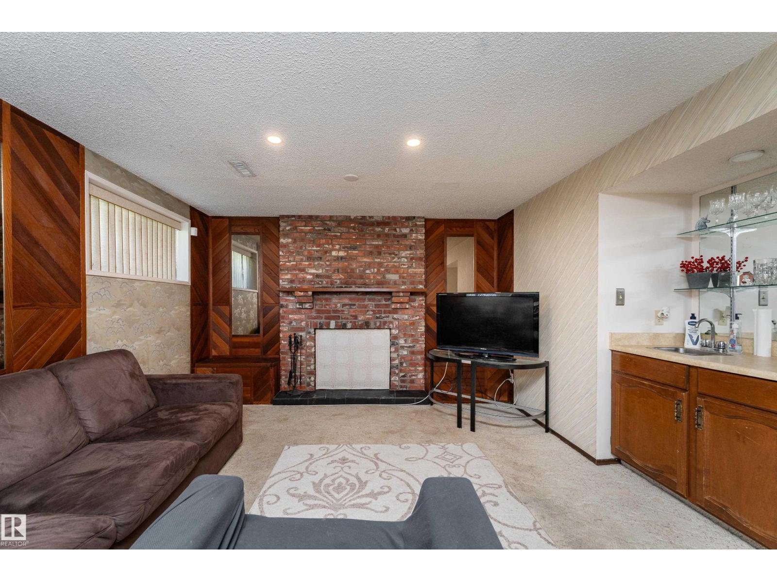 611 KIRKNESS RD NW - 21