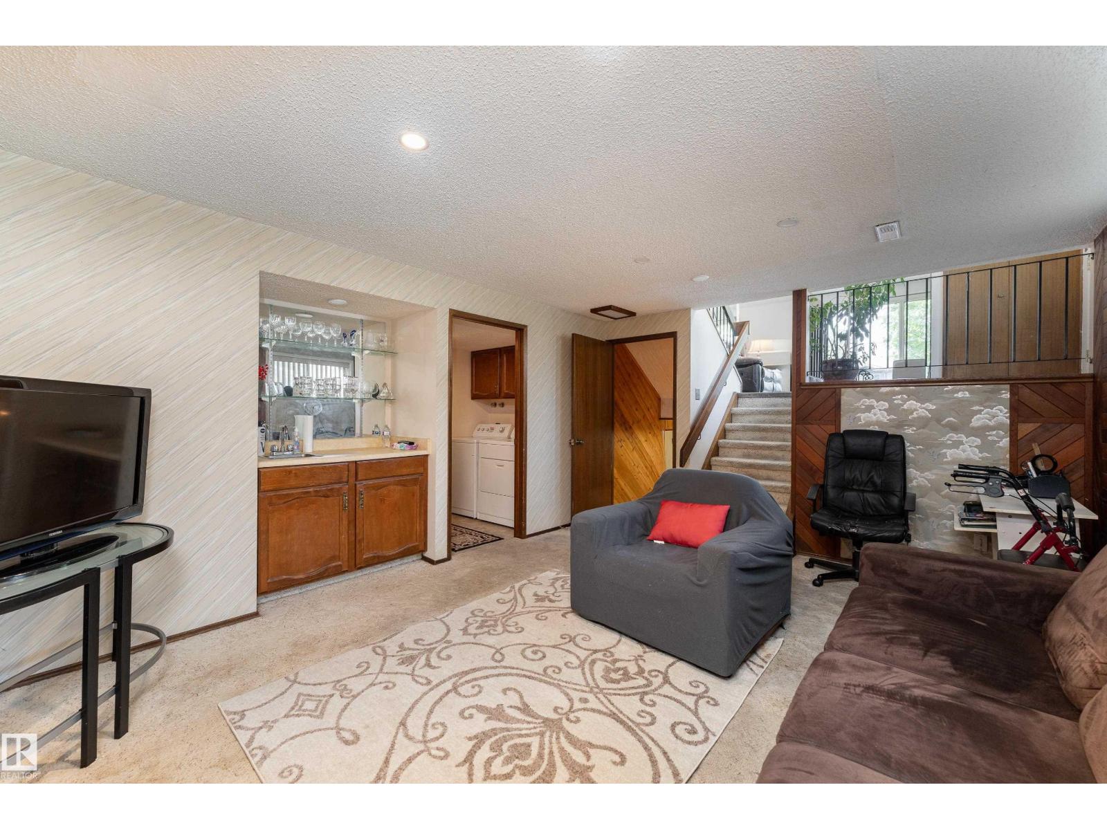 611 KIRKNESS RD NW - 22