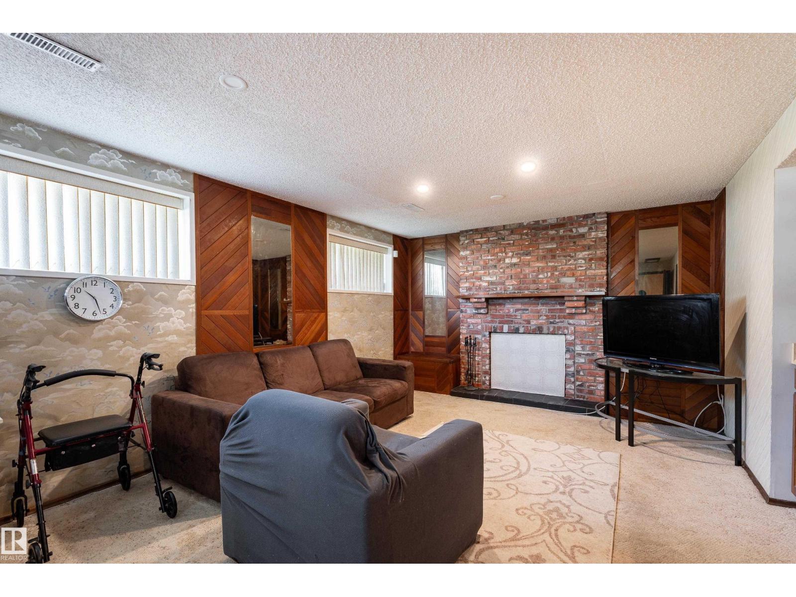 611 KIRKNESS RD NW - 23