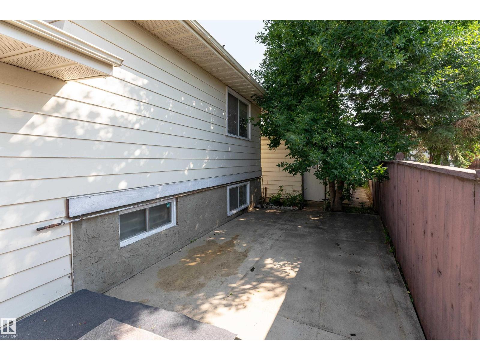 611 KIRKNESS RD NW - 33