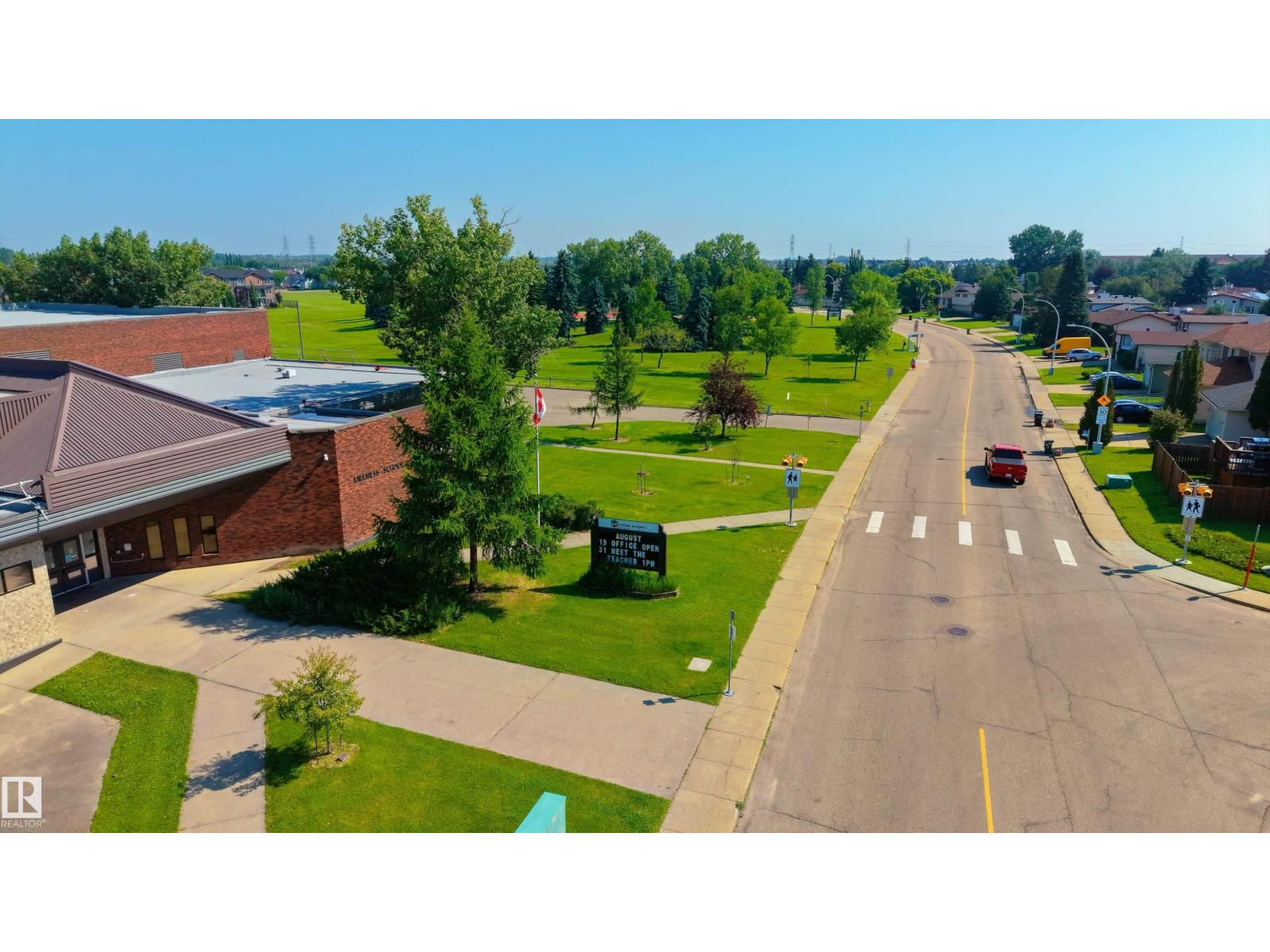 611 KIRKNESS RD NW - 44