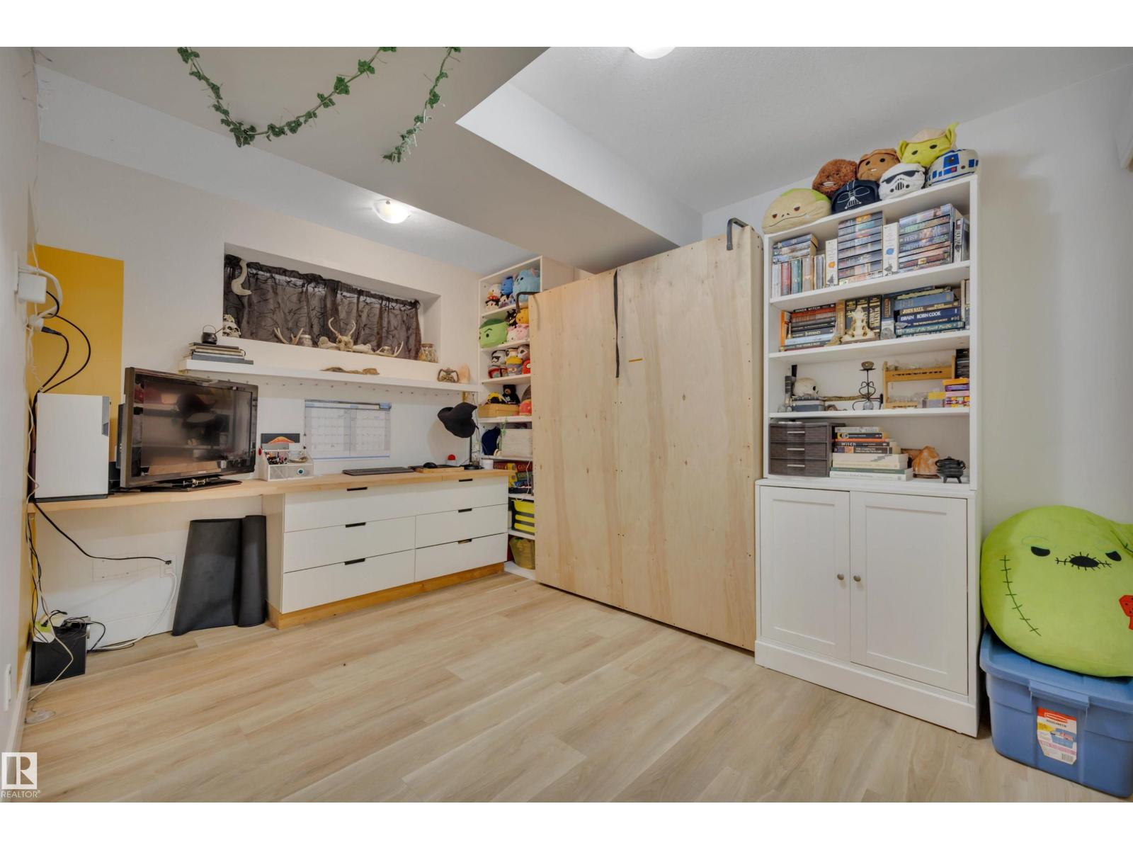 12205 112 AV NW - 36