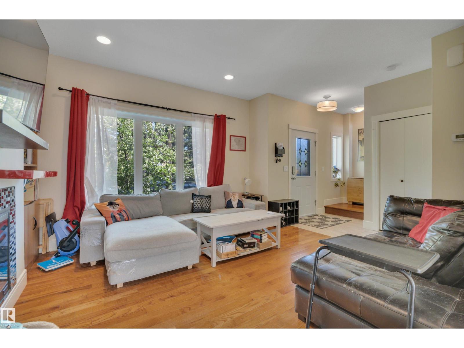 12205 112 AV NW - 6