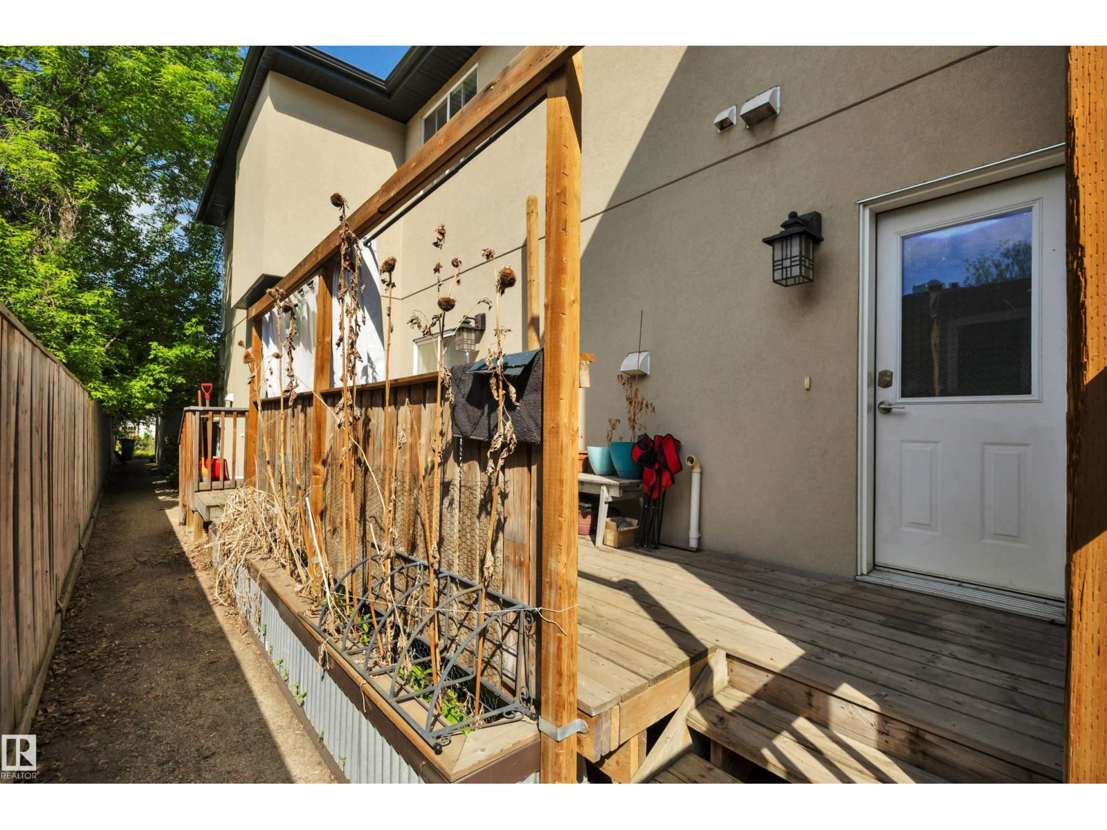 12205 112 AV NW - 42