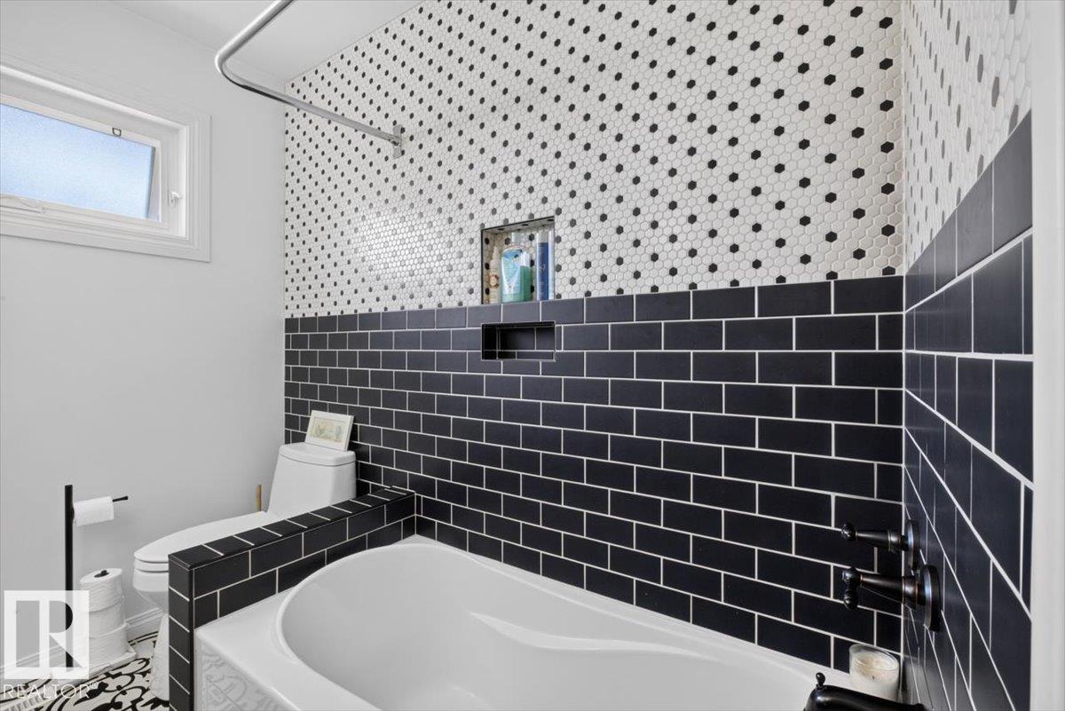 10736 48 ST NW - 18