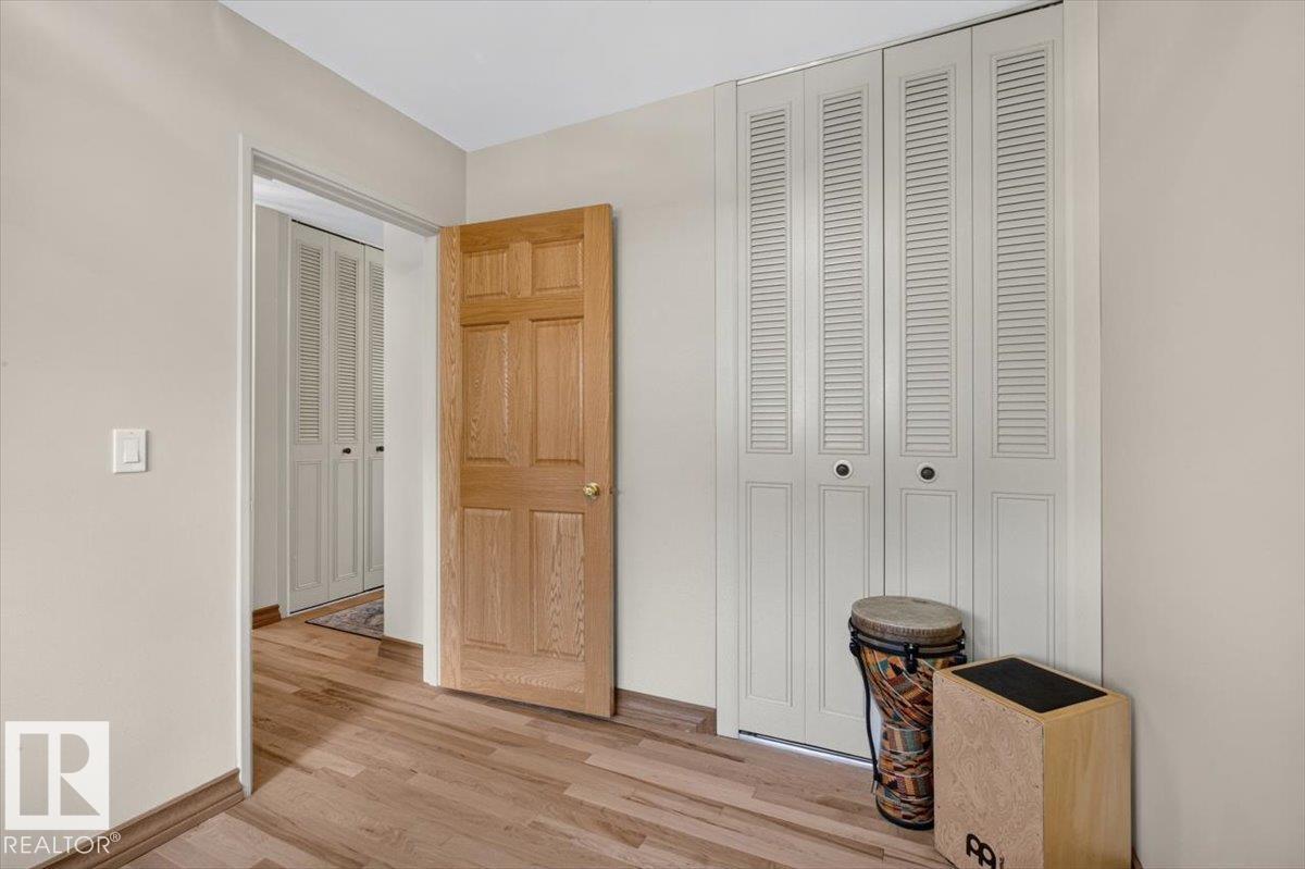 10736 48 ST NW - 20