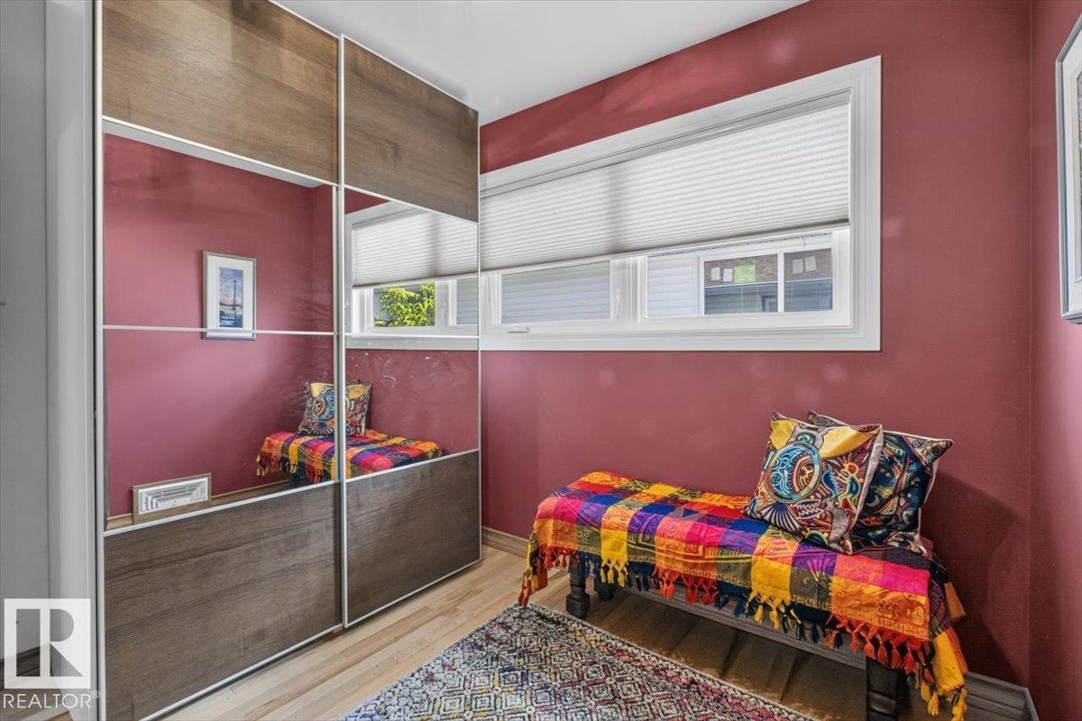 10736 48 ST NW - 27