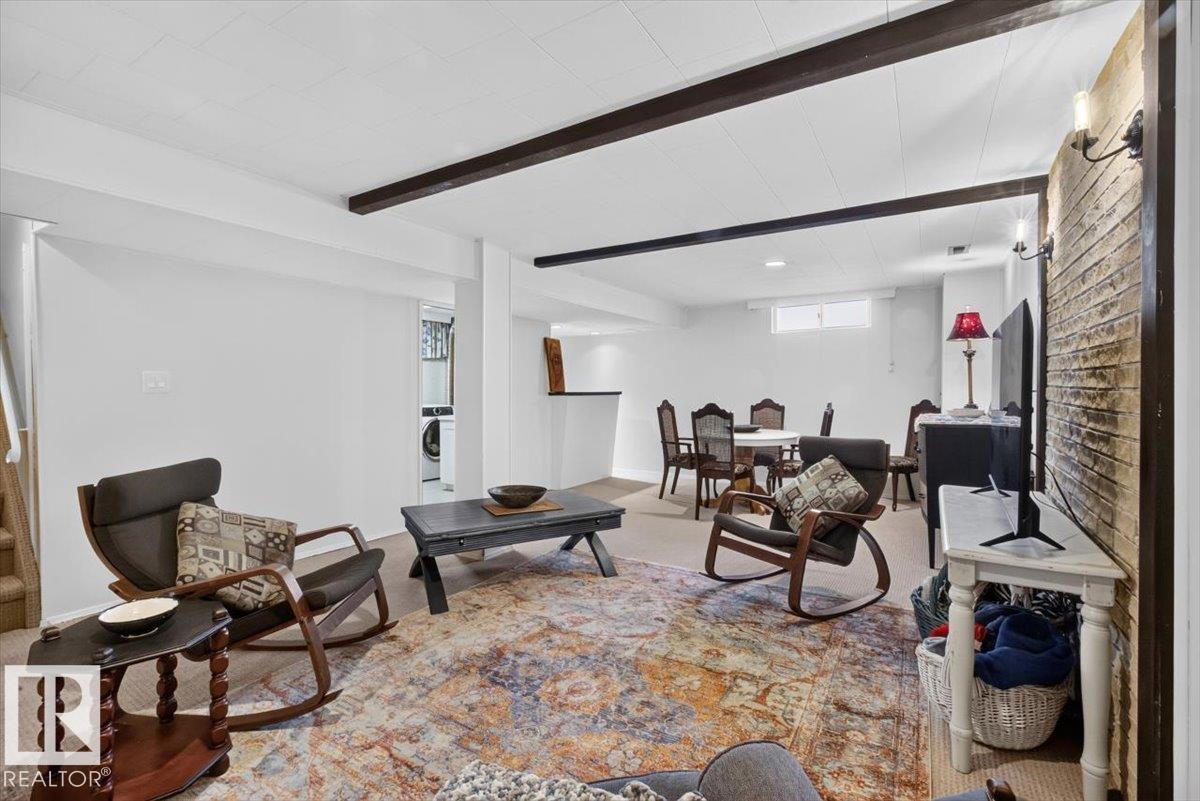 10736 48 ST NW - 35
