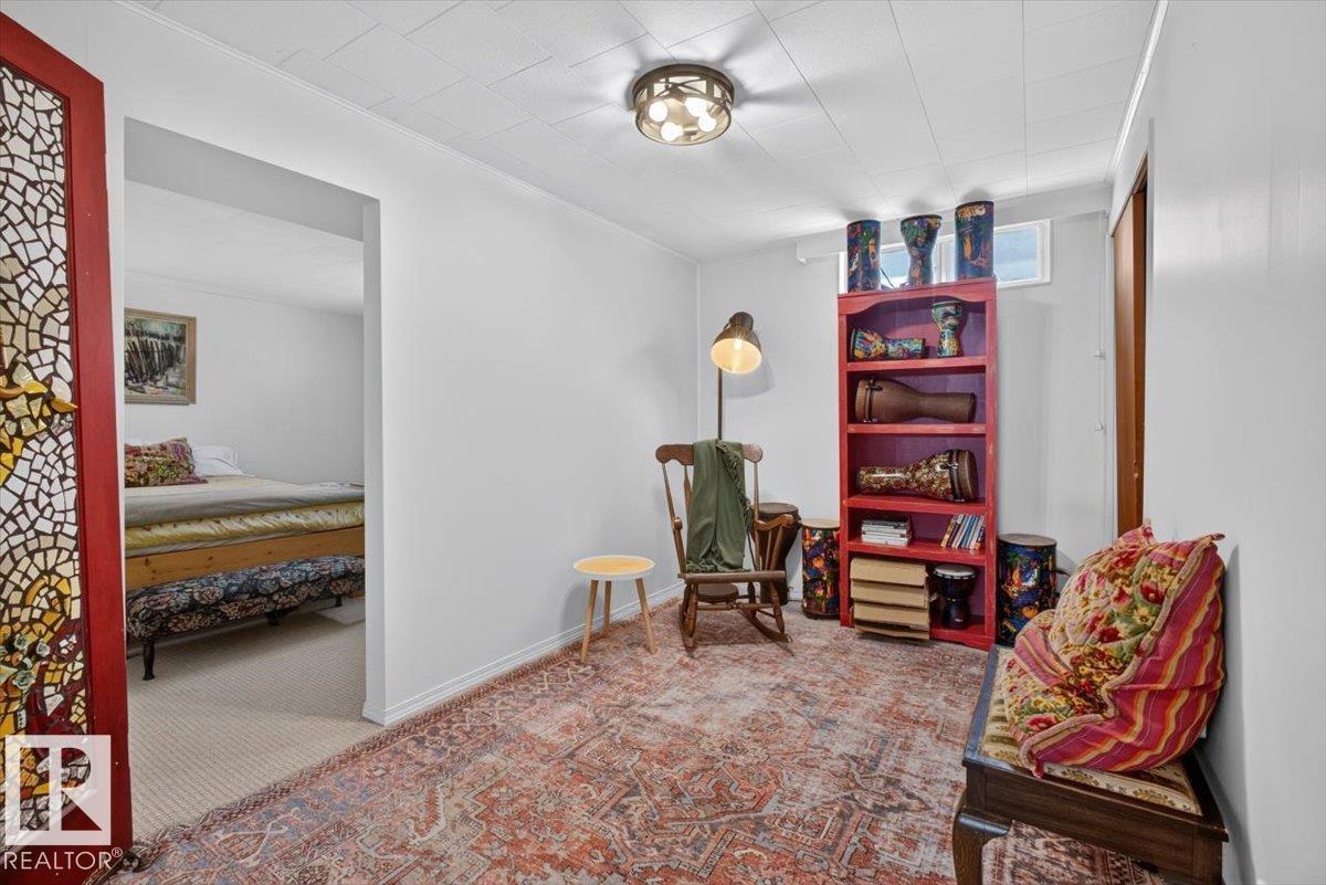 10736 48 ST NW - 30