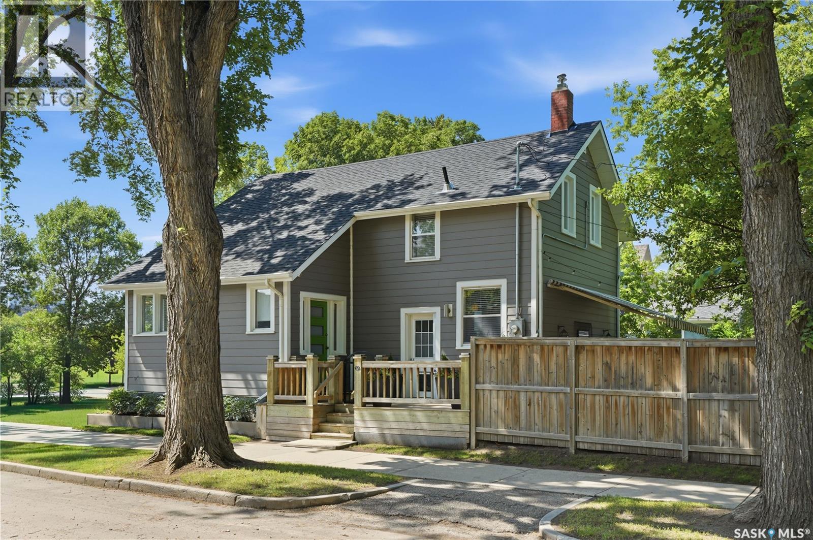 627 12th STREET E - Image 3