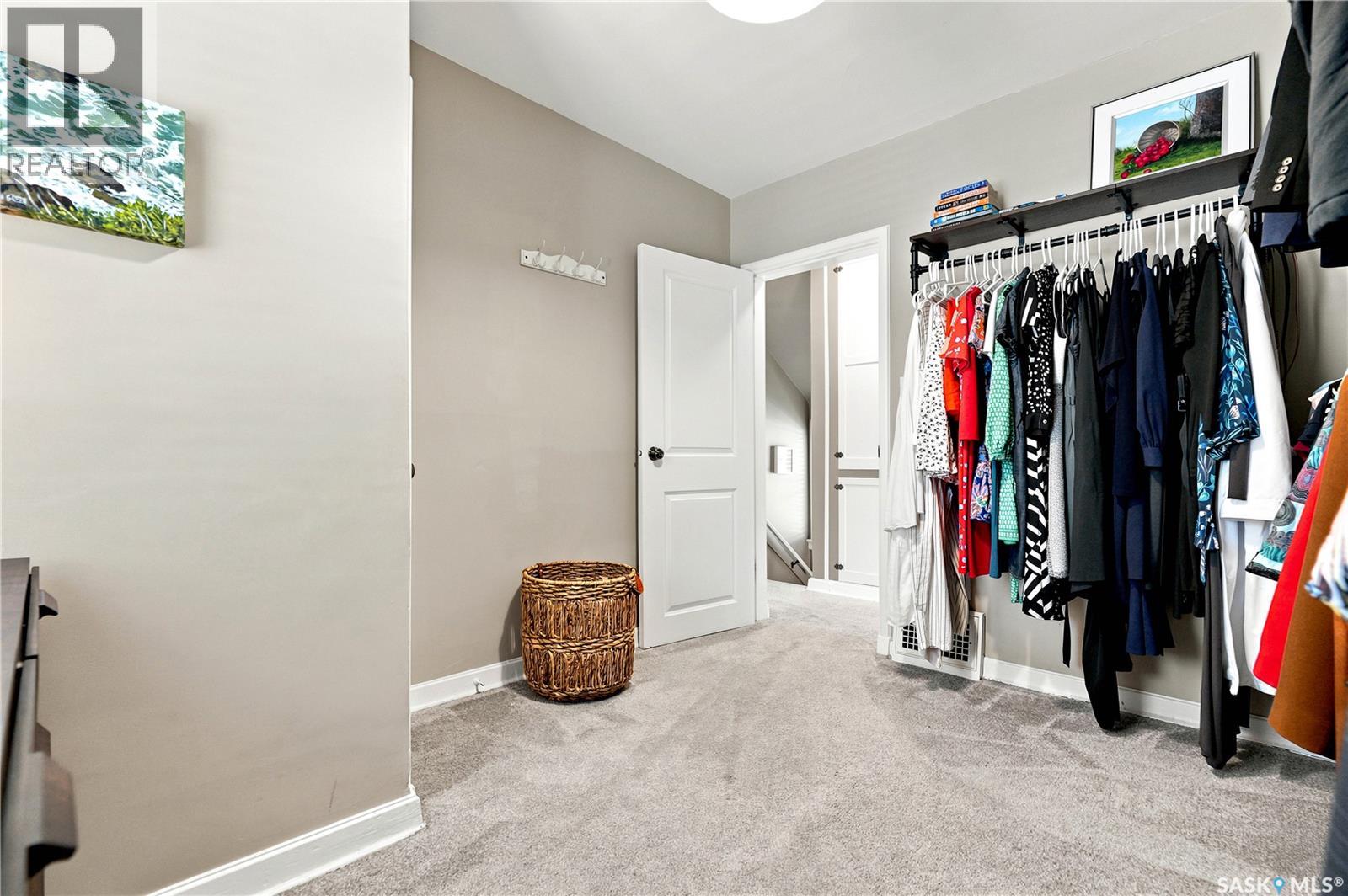 627 12th STREET E - Image 34