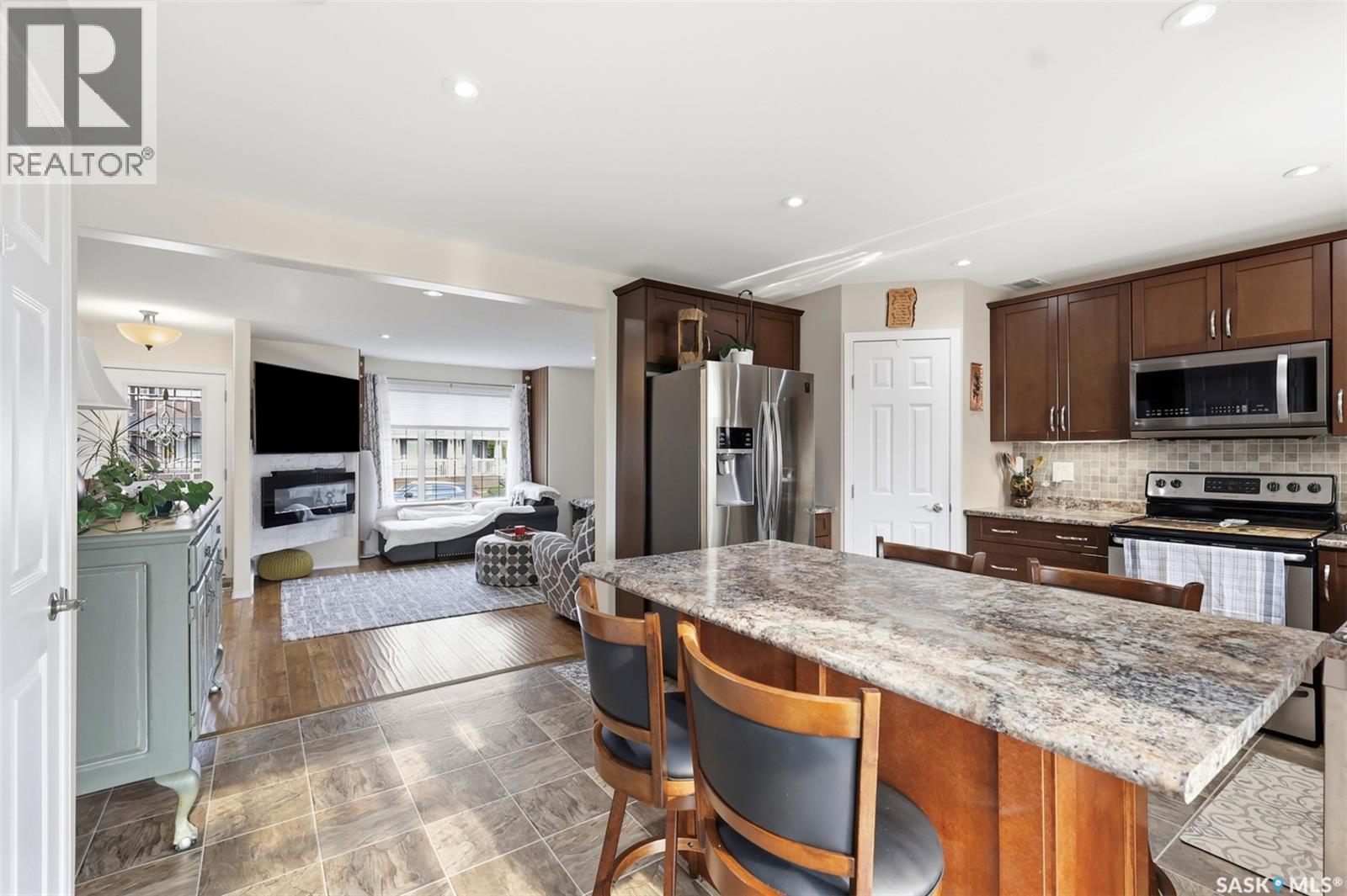503 Maple CRESCENT - 15