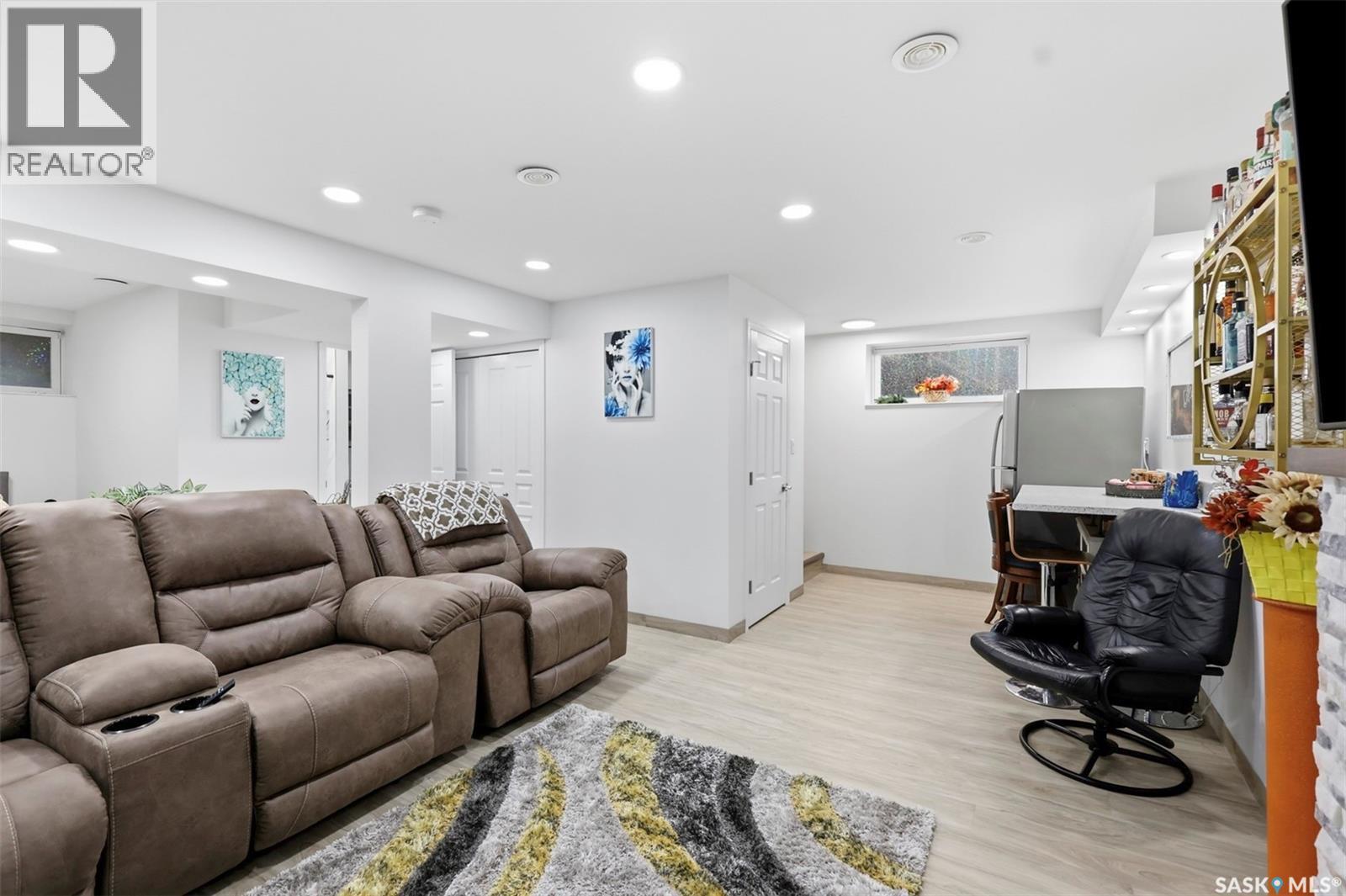 503 Maple CRESCENT - 24
