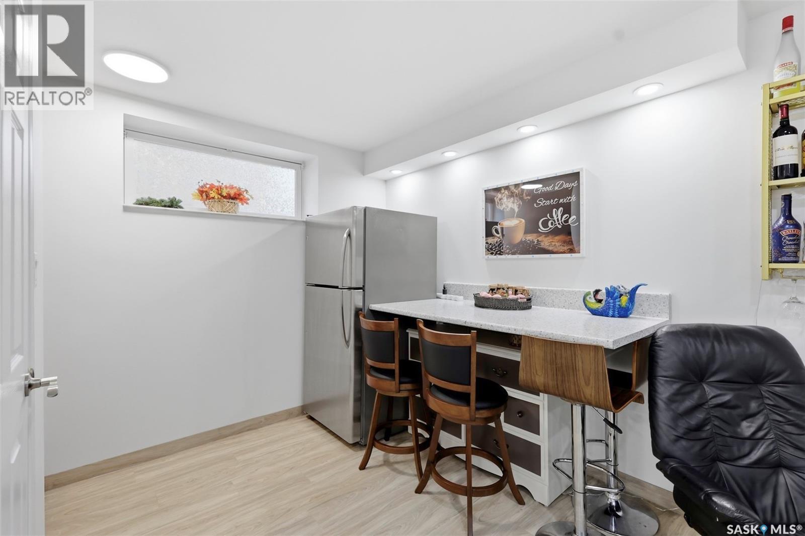 503 Maple CRESCENT - 26