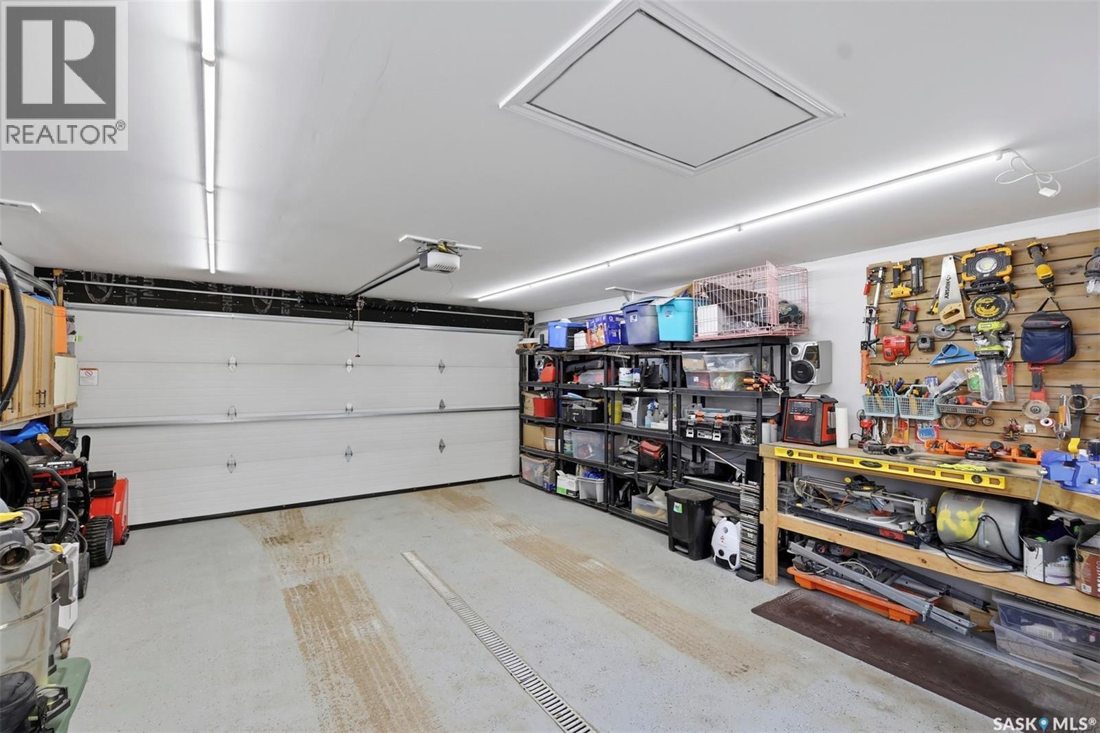 503 Maple CRESCENT - 34