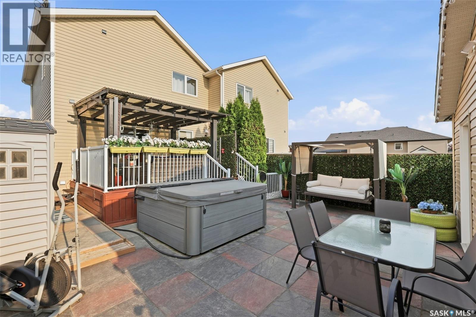 503 Maple CRESCENT - 40