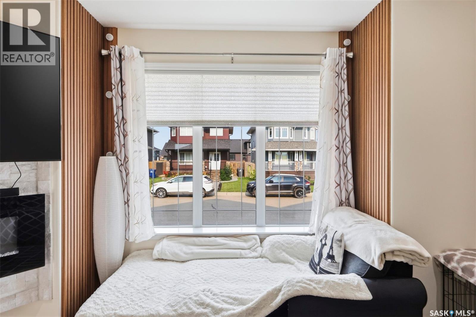 503 Maple CRESCENT - 5