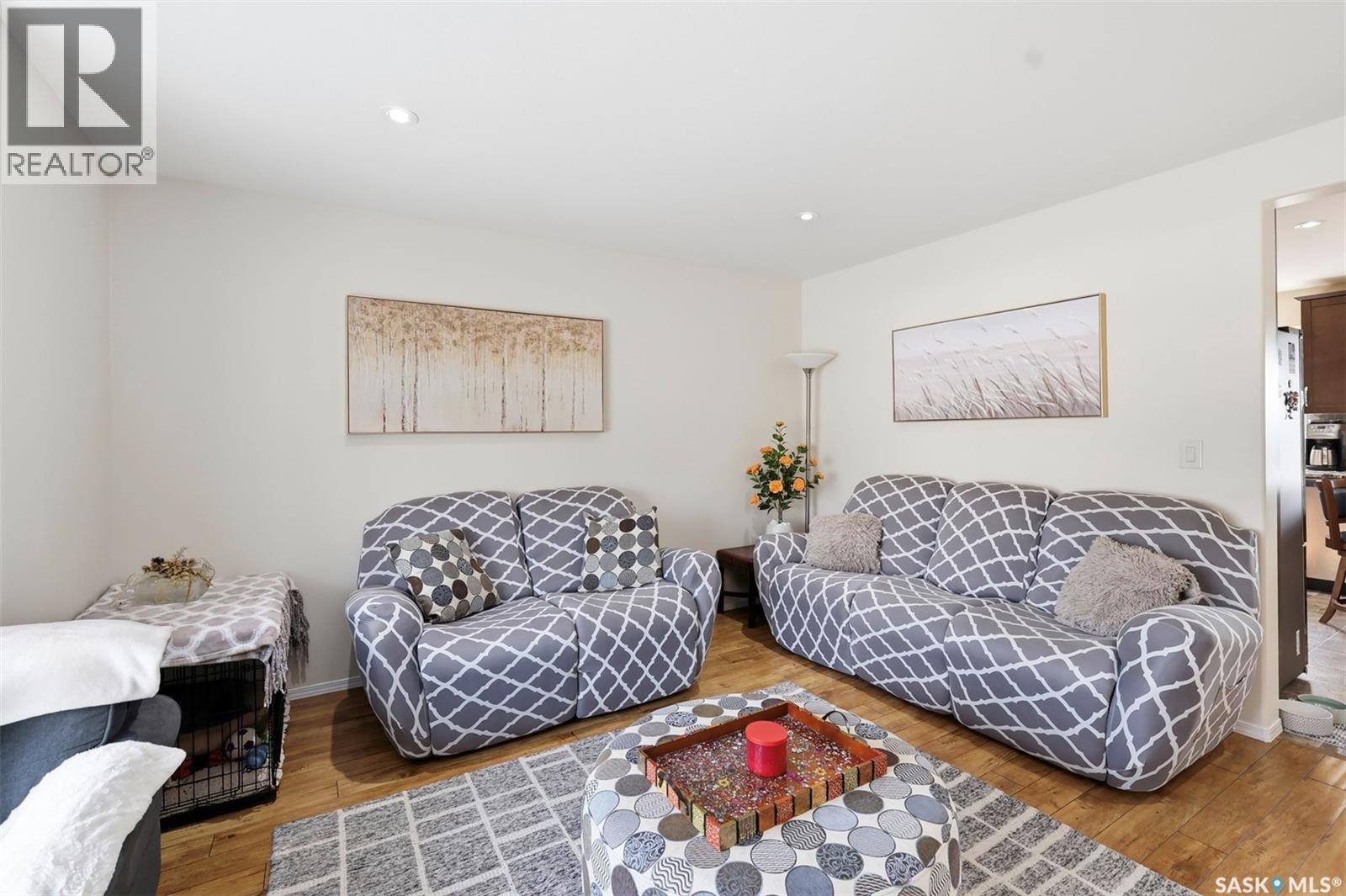 503 Maple CRESCENT - 6