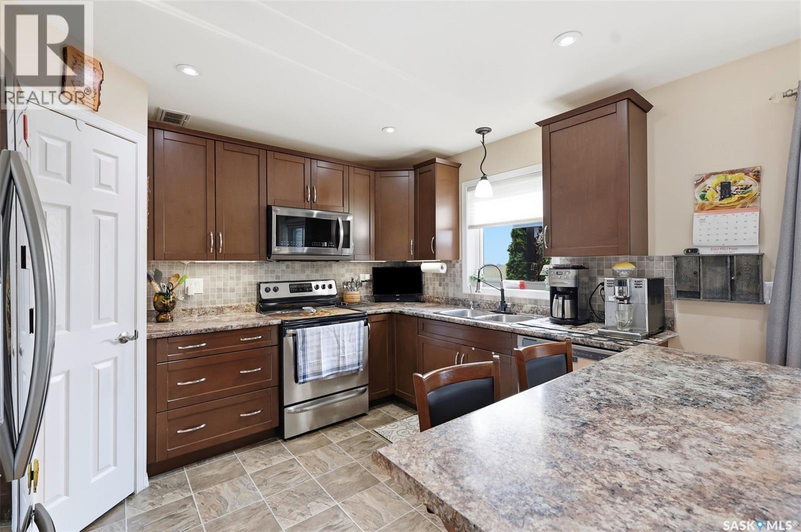 503 Maple CRESCENT - 9