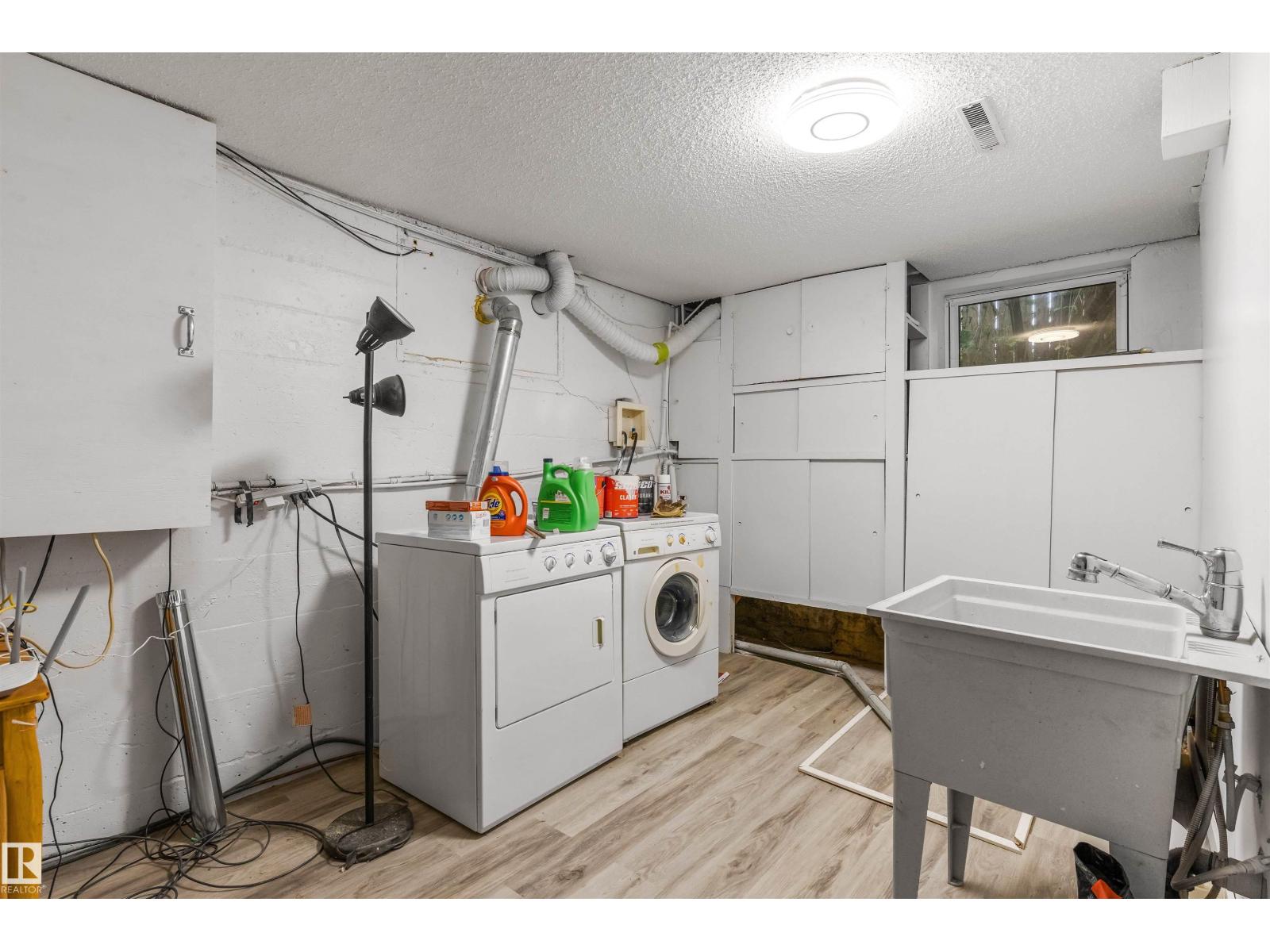 11230 75 AV NW - 25