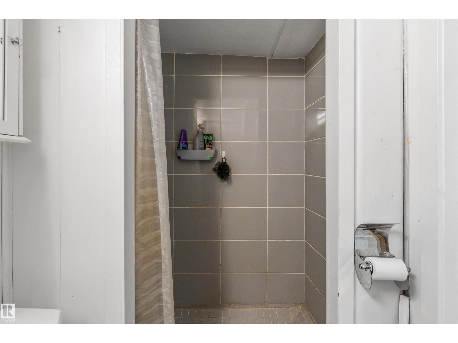 11230 75 AV NW - 34