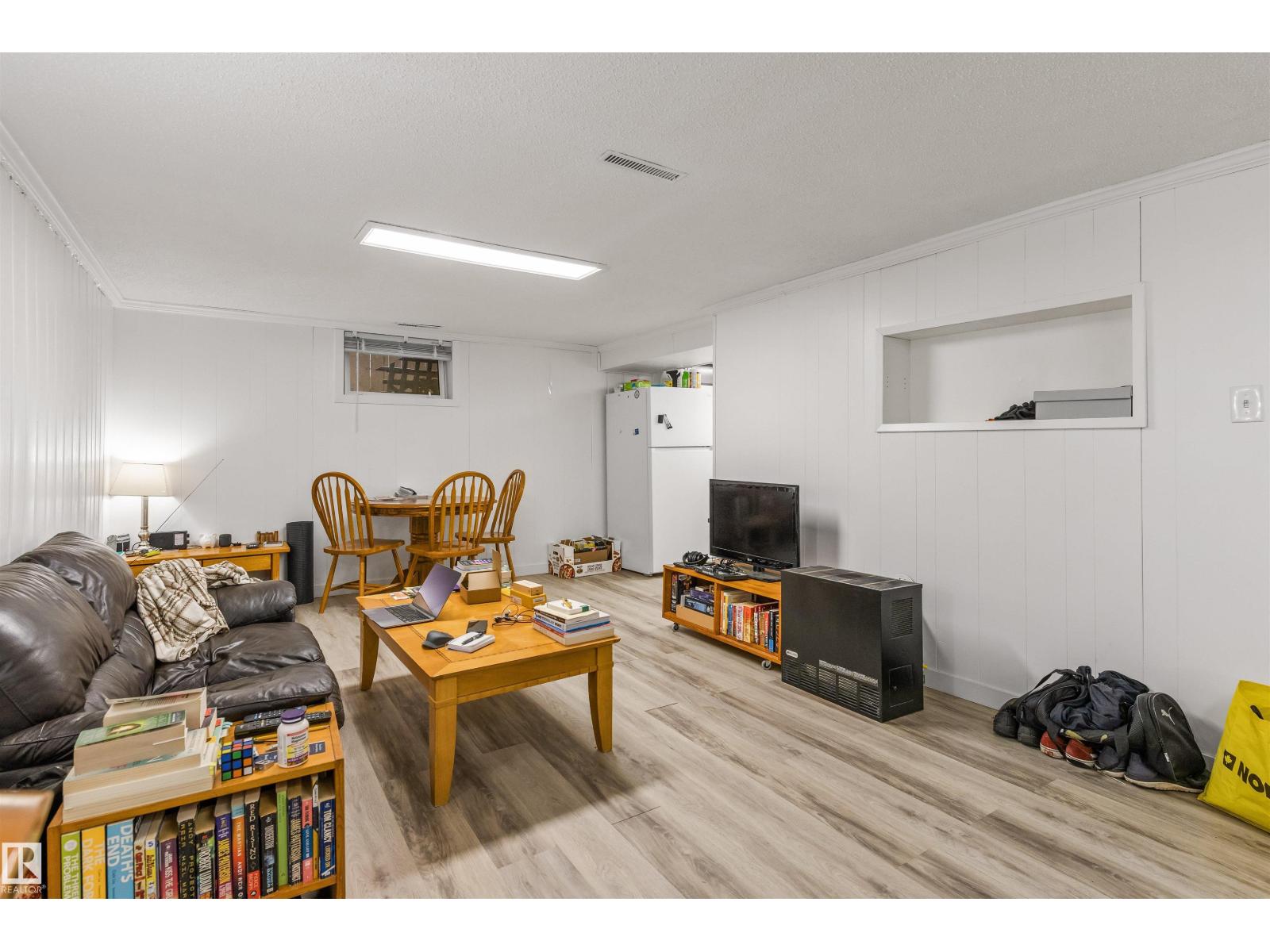 11230 75 AV NW - 27